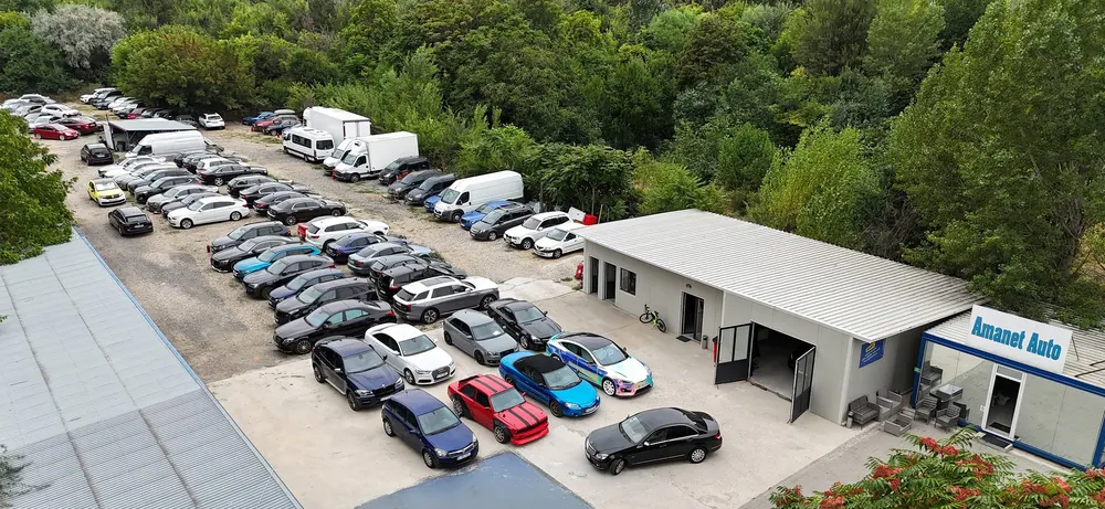 Parcul auto AutoKredit din București, văzut din dronă